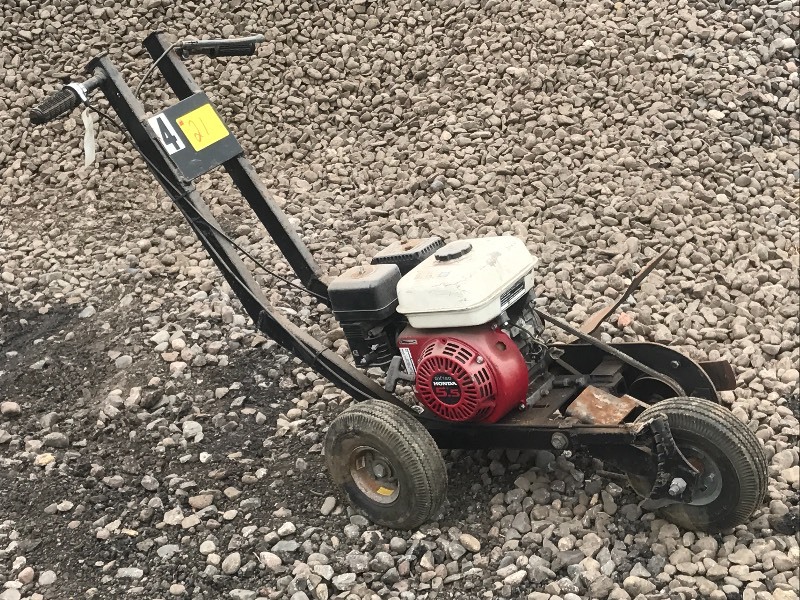 lot 21 image: Landscape  Lawn Edger