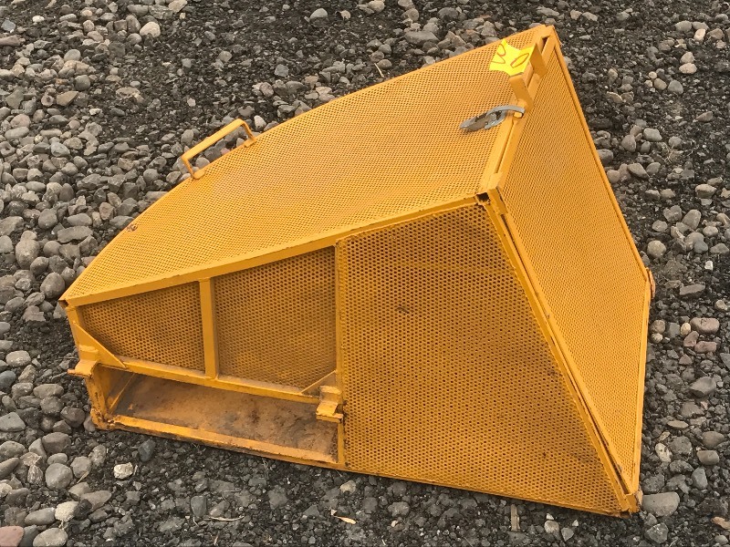 lot 30 image: Lawn Mower Grass Catcher