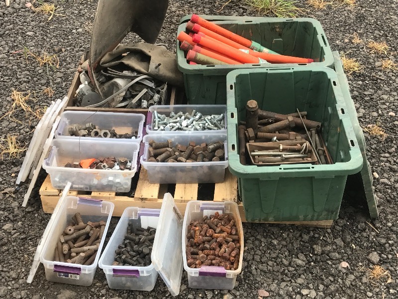 lot 34 image: Assorted Bolts, Hardware, Fittings, Etc