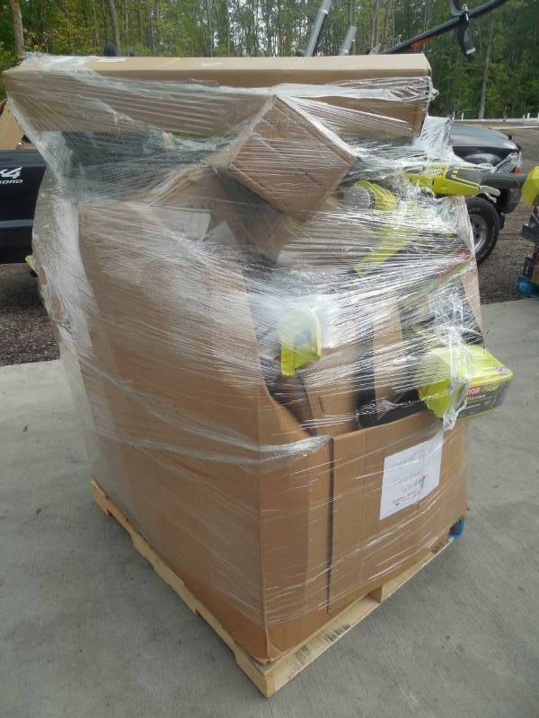 lot 3 image: PALLET LOT OF WEED WHIPS , BLOWERS, SAWS ALL POWER EQUIPMENT.