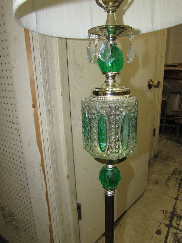 VINTAGE FLOOR LAMP