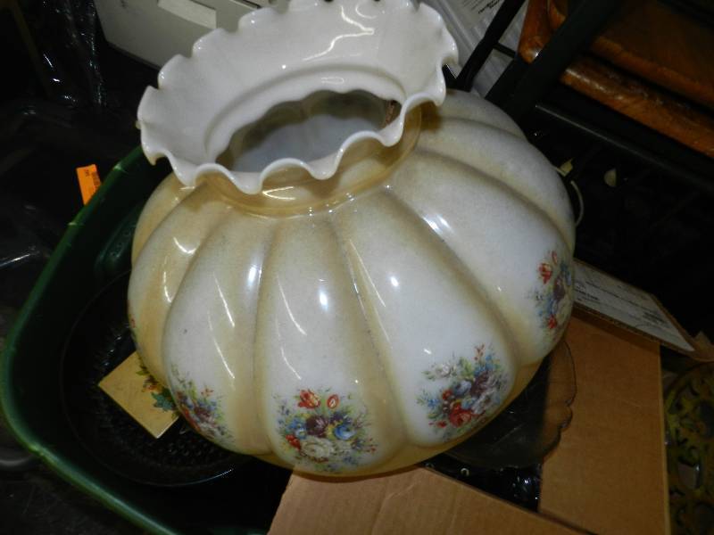 TOTE OF GLASS WARE