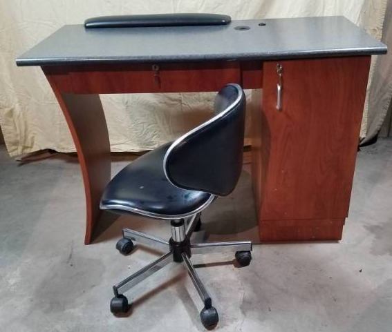 lot 10 image: Manicure Table with & Small Wheeled Massage Table and chair