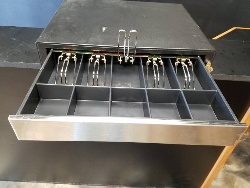 lot 11 image: Heritage Cash Drawer internet capable