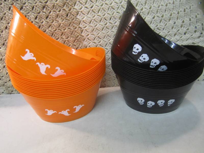 Case of 24 Halloween Oval BowlsBas...