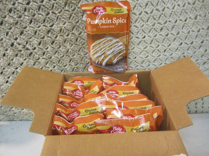 Case of 12 Bags of Betty Crocker Pu...