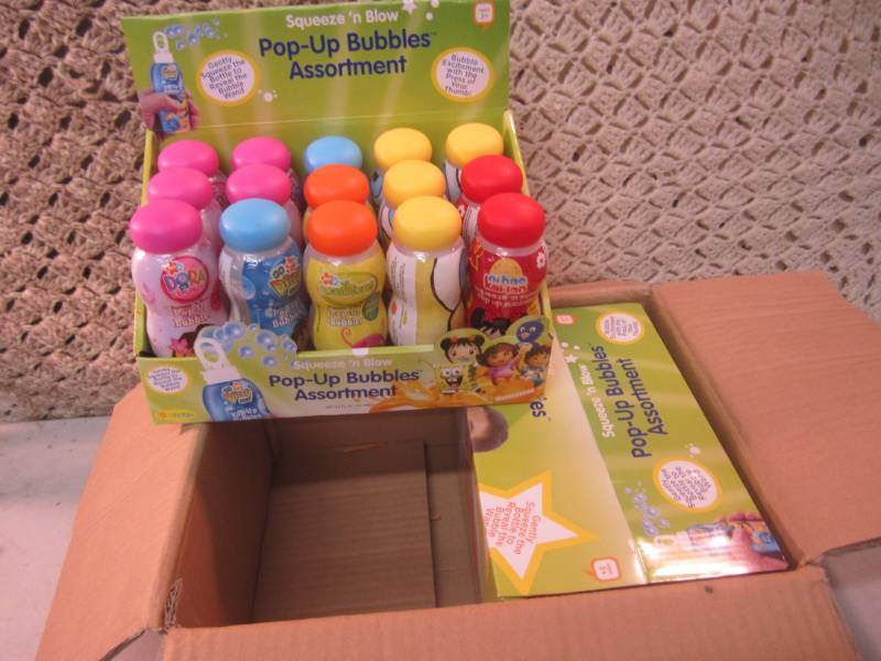 Case of 30 Squeeze N Blow Pop-Up B...