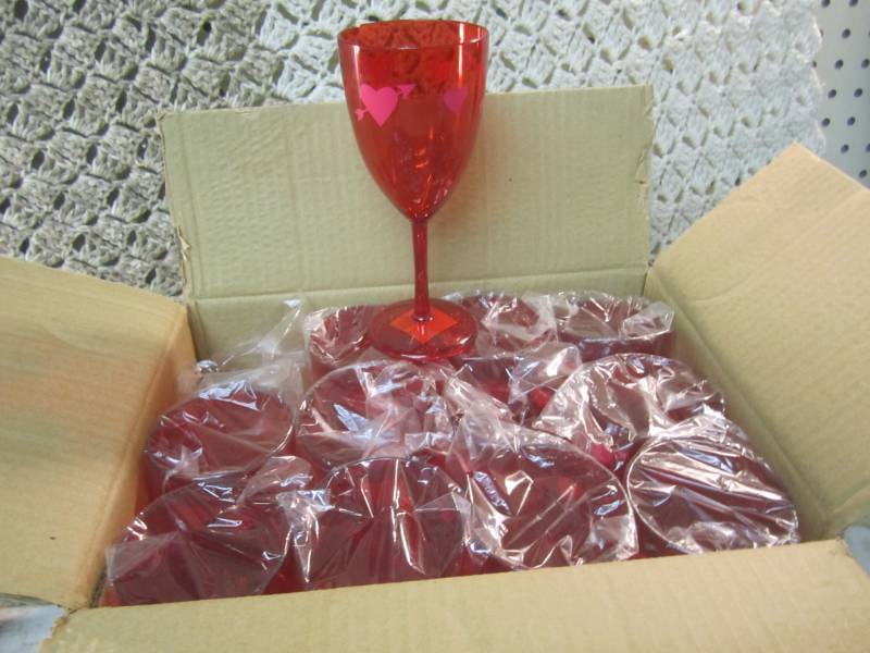 Case of 24 Plastic Wine Glasses wit...