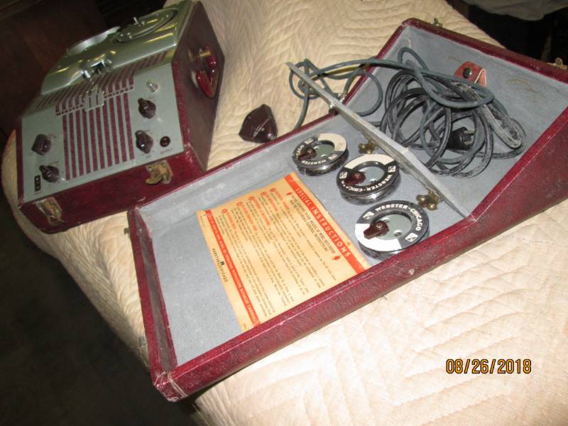 lot 68 image: Vintage Console Radio, Webster 81-1...