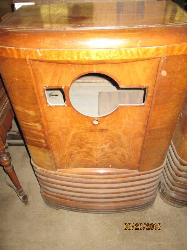 lot 70 image: Vintage Console Radio, Zenith Cabin...