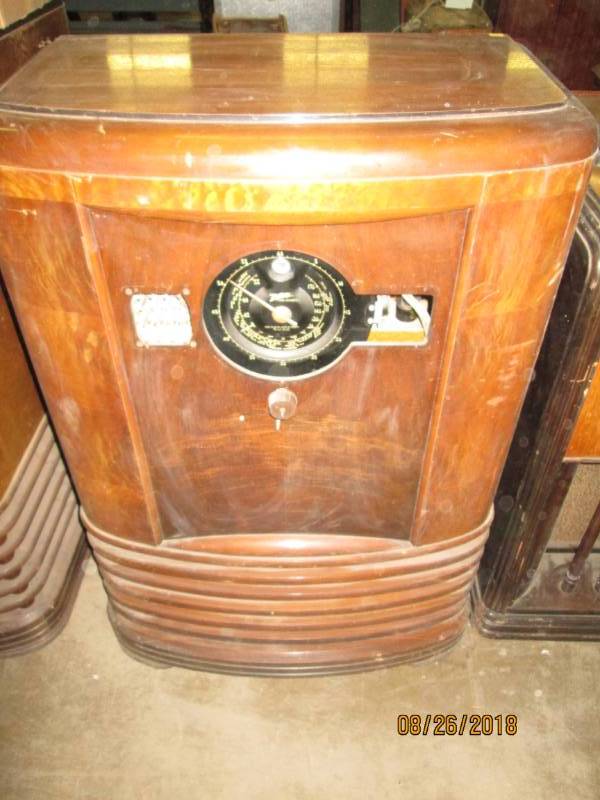 lot 71 image: Vintage Console Radio, Zenith S1363...
