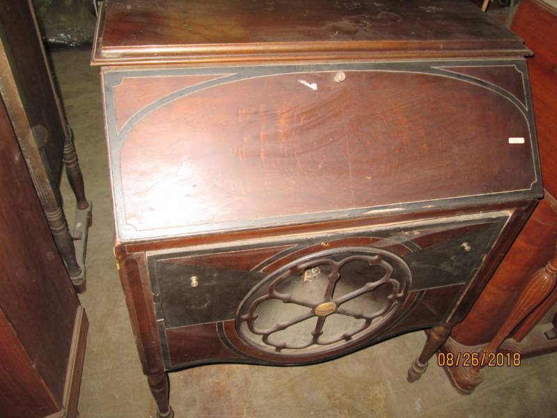 lot 77 image: Vintage Console Radio, Atwater Kent...