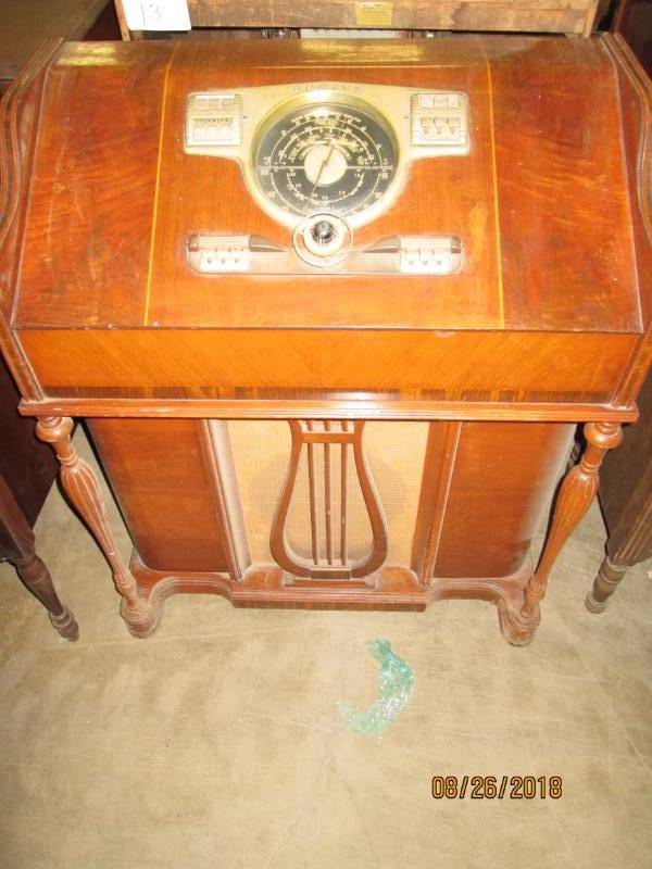 lot 78 image: Vintage Console Radio, Zenith 10A3P...