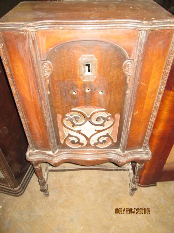 lot 91 image: Vintage Console Radio, Zenith Cabin...