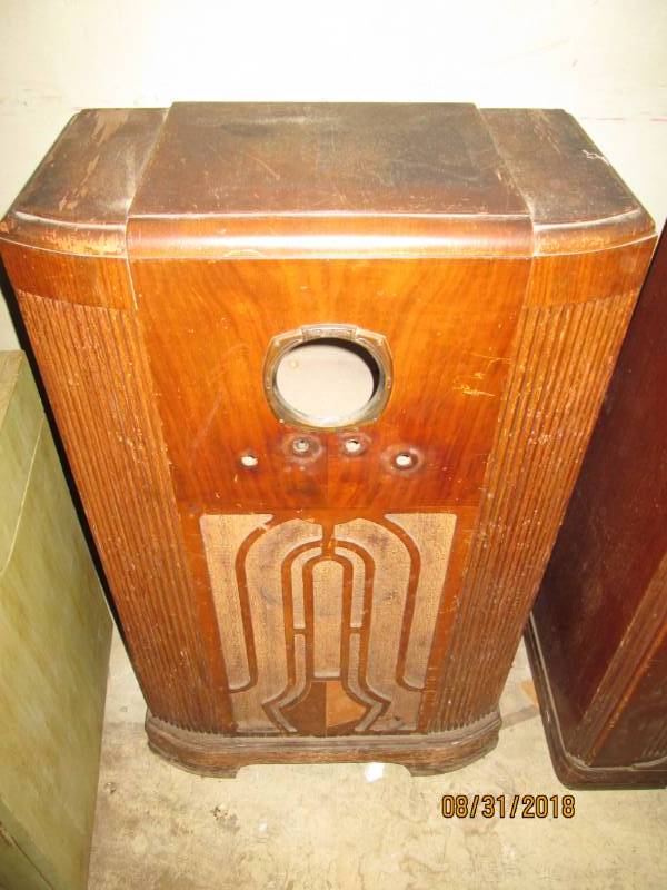 lot 99 image: Vintage Console Radio, Air Master C...