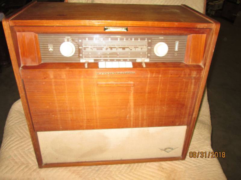 lot 135 image: Vintage Console Radio, Grundig  Ma...