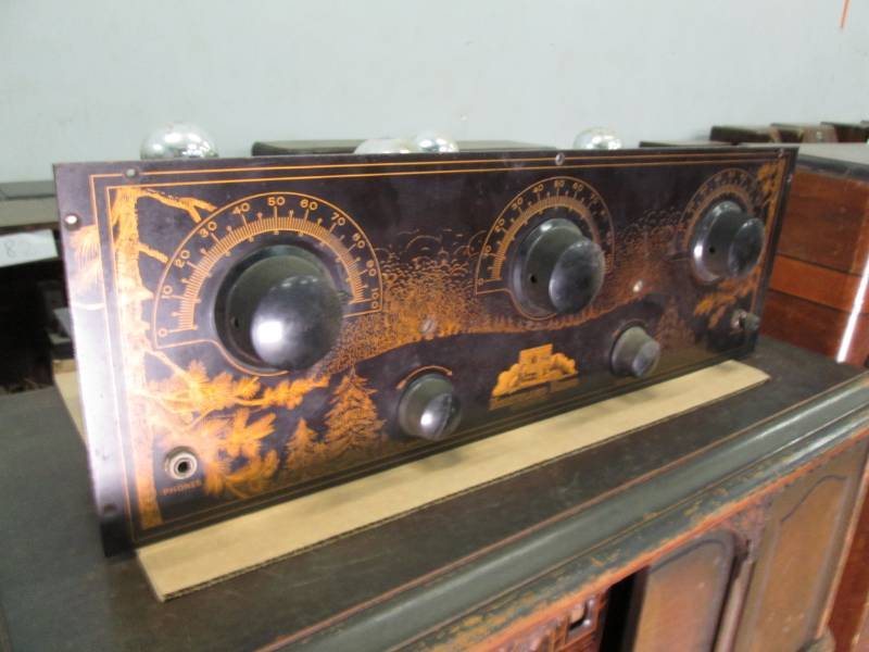 lot 14 image: Vintage Console Radio, Northland Ra...