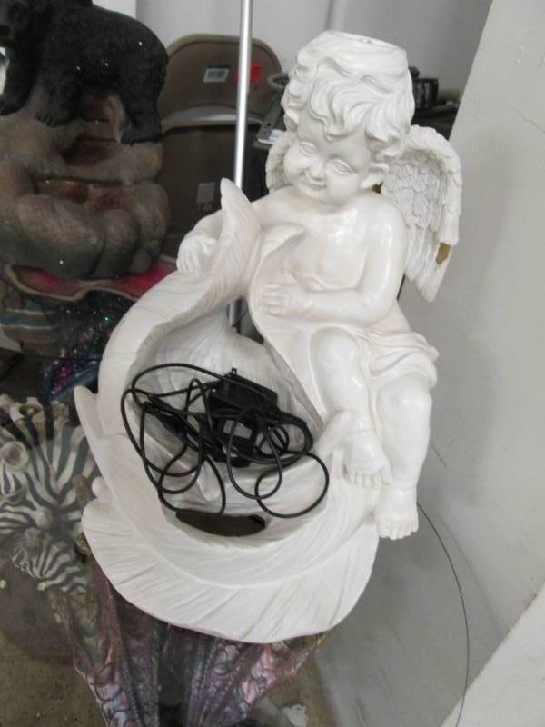lot 10 image: Cherub Fountain-damaged, no glass t...