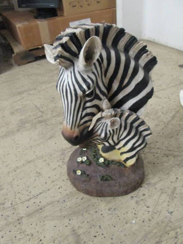 lot 12 image: Zebra Dcor- no glass top...