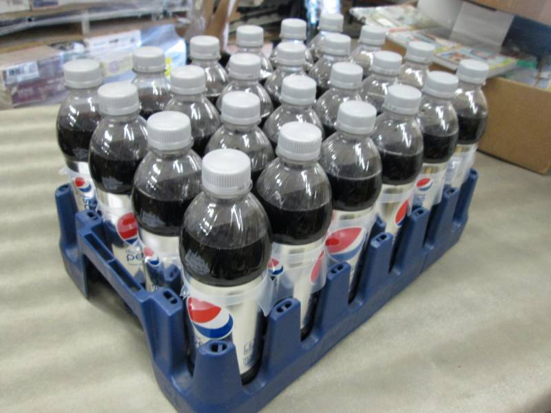 lot 36 image: Case of 24 - 16.9 oz( 0.5 liter) Bo...