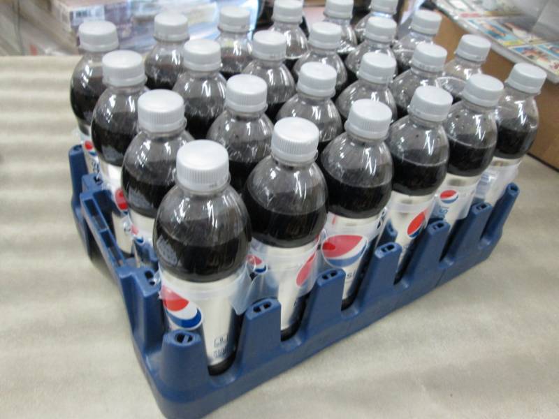 lot 39 image: Case of 24 - 16.9 oz( 0.5 liter) Bo...