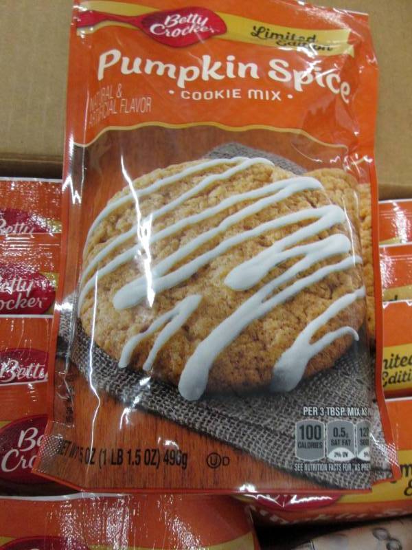 lot 60 image: Case of Betty Crocker 12-17.5oz Pum...