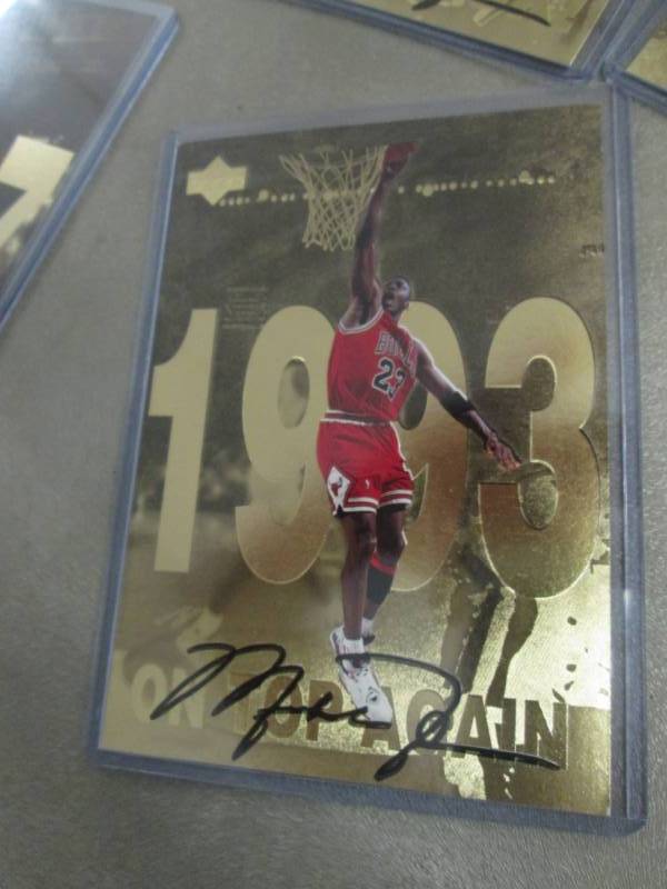 lot 135 image: 8 1998 Upper Deck Gatorade Michael ...