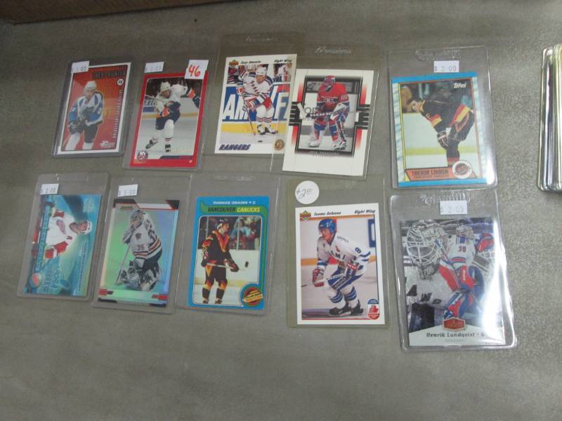 lot 146 image: 20 Hockey Star Cards...