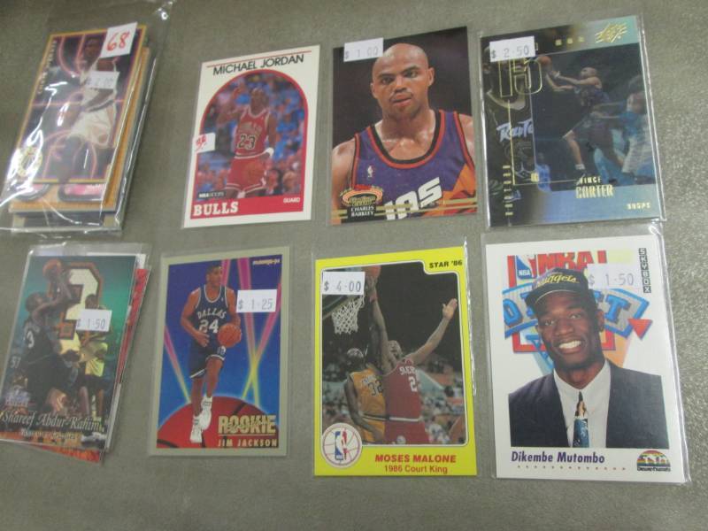lot 168 image: 20 Basketball Star Cards...