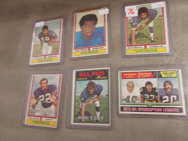 lot 176 image: 1974 Minnesota Vikings Cards...