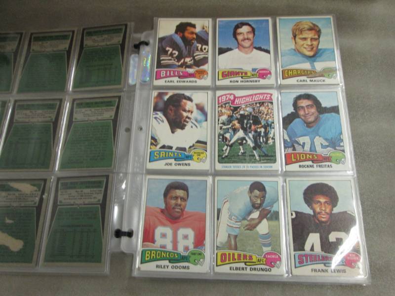 lot 178 image: 1975 Topps Football Cards...