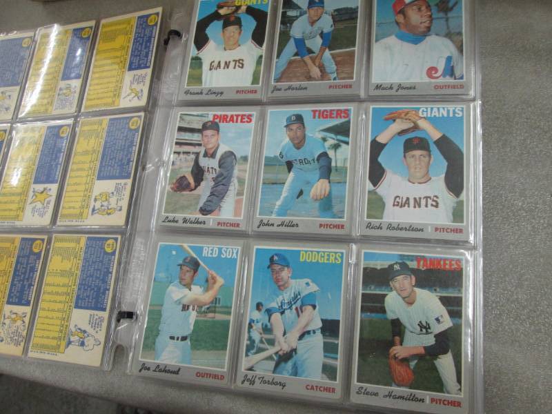 lot 186 image: 1970 Topps Baseball Cards...