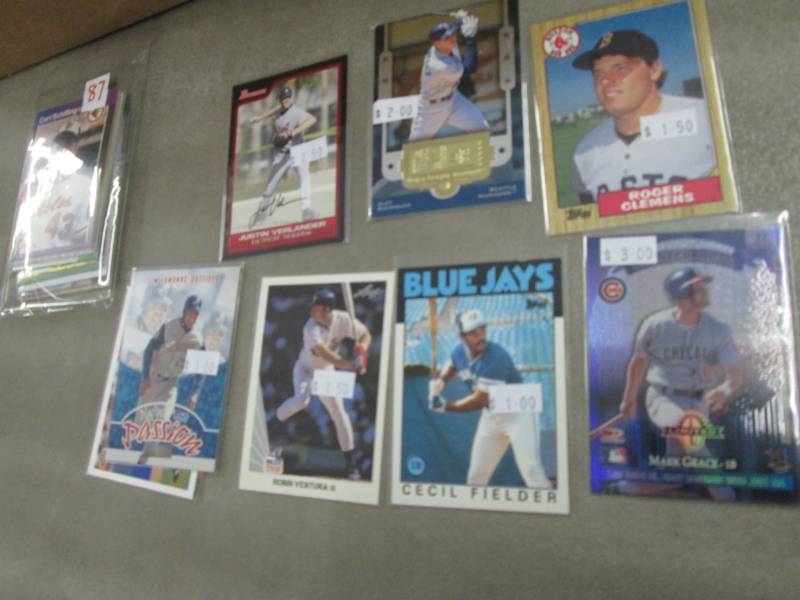 lot 187 image: 20 Baseball Star Cards...