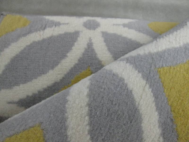 lot 100 image: World Rug Gallery Contemporary Trel...