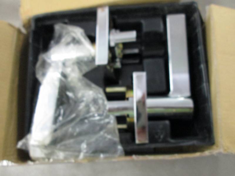 lot 389 image: Kwikset Halifax Polished Chrome Squ...