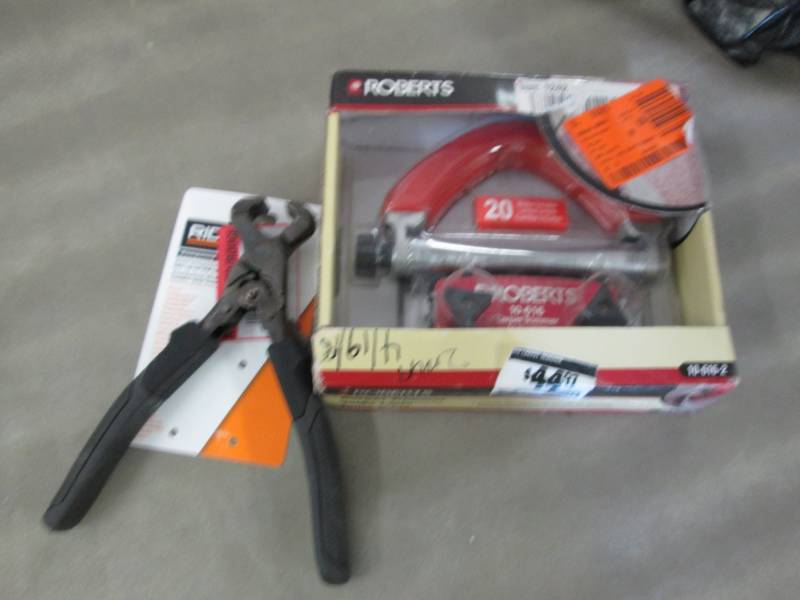 lot 416 image: Roberts Carpet Trimmer, Compound Ti...
