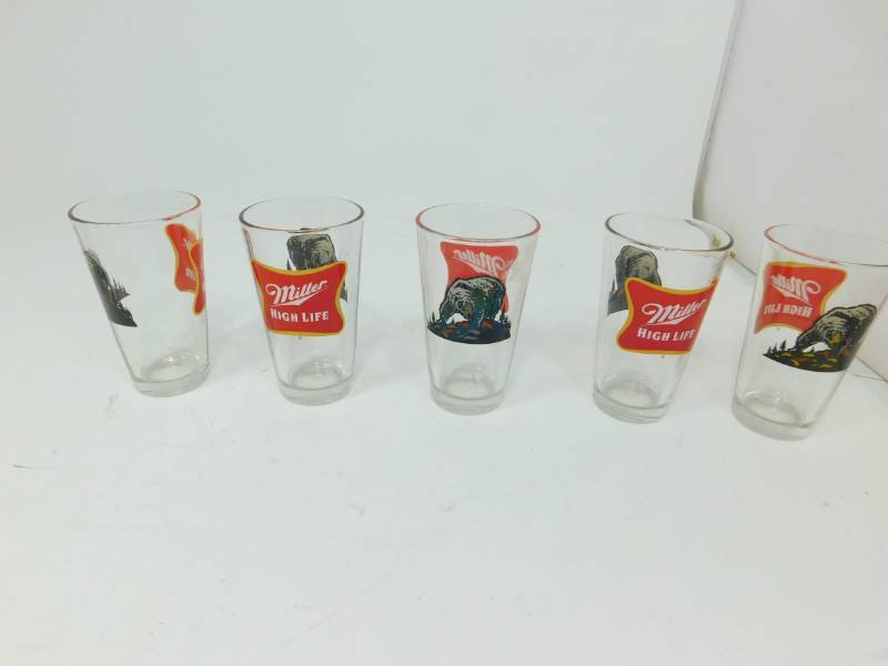 lot 16 image: Five Miller High Life 16 Oz. Glasses