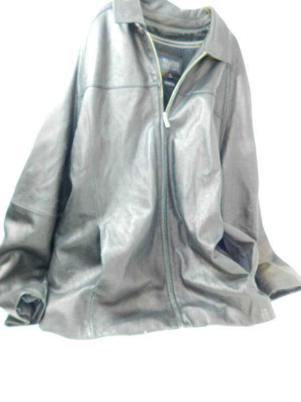 lot 45 image: Mens Black Wilsons Leather Pelle Studio Coat