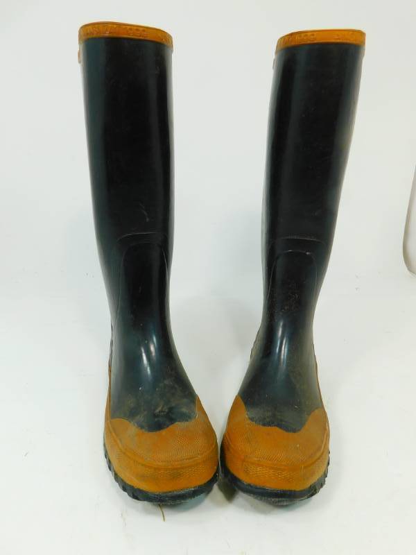 lot 103 image: Stearns Rubber Boots
