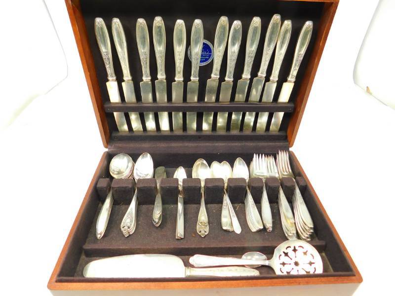 lot 119 image: Vintage Silverware In Chest