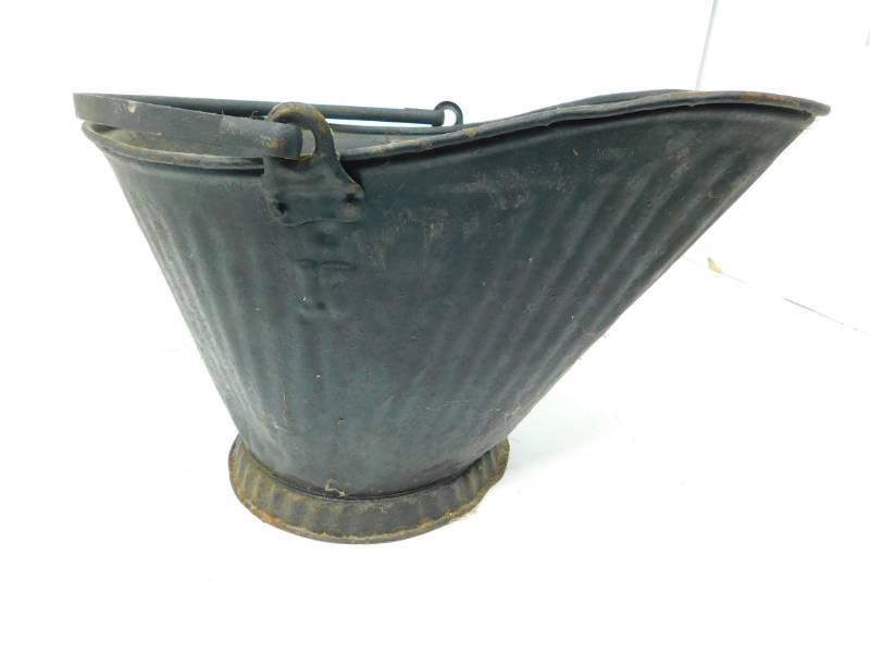 lot 122 image: Vintage Coal Carrying Bucket
