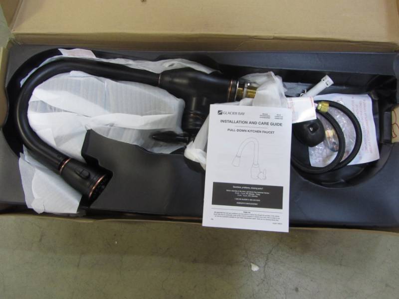 lot 118 image: GLACIER BAY SINGLE-HANDLE PULL-DOWN SPRAYER KITCHEN FAUCET