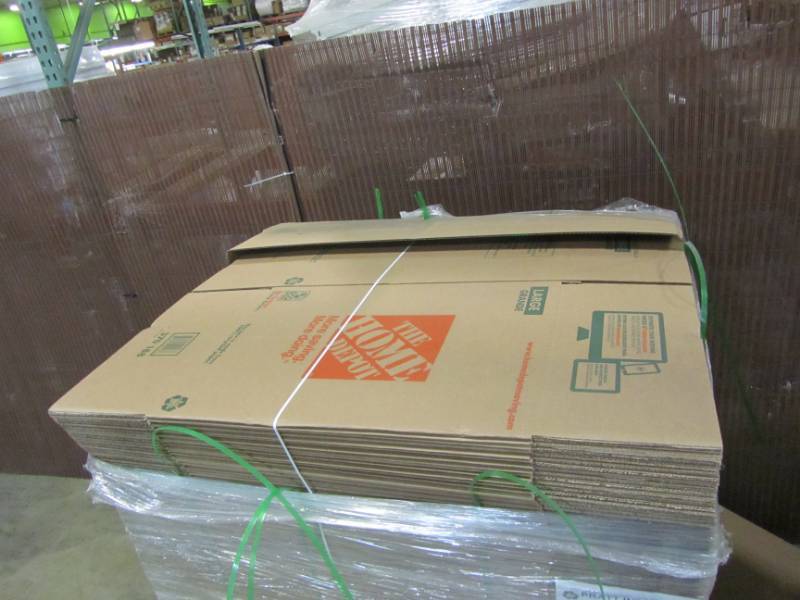lot 126 image: PALLET OF LARGE CORRUGATED MOVING BOXES