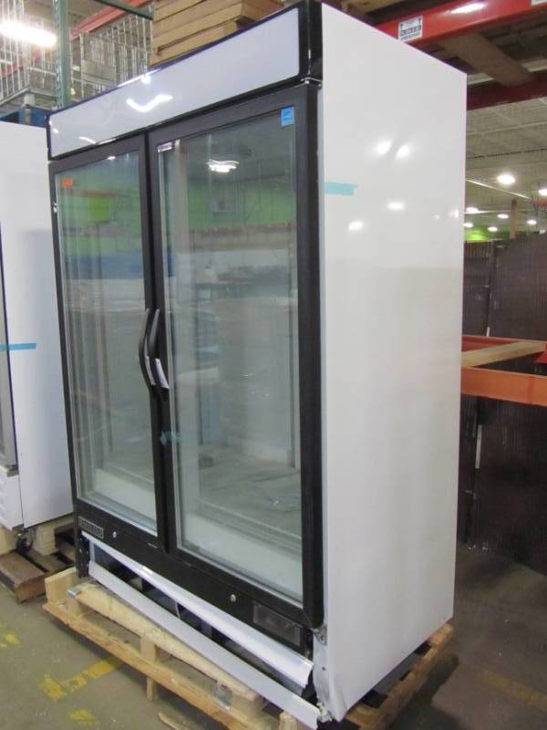 lot 99 image: MAXX COLD X-SERIES DOUBLE DOOR MERCHANDISER REFRIGERATOR