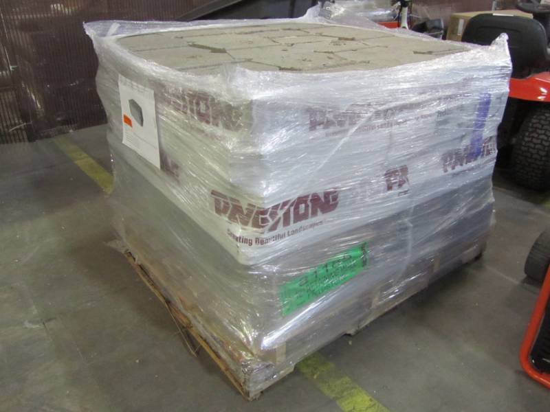 lot 94 image: FIELDSTONE CONCRETE RETAINING WALL BLOCK (144 PCS.  PALLET)