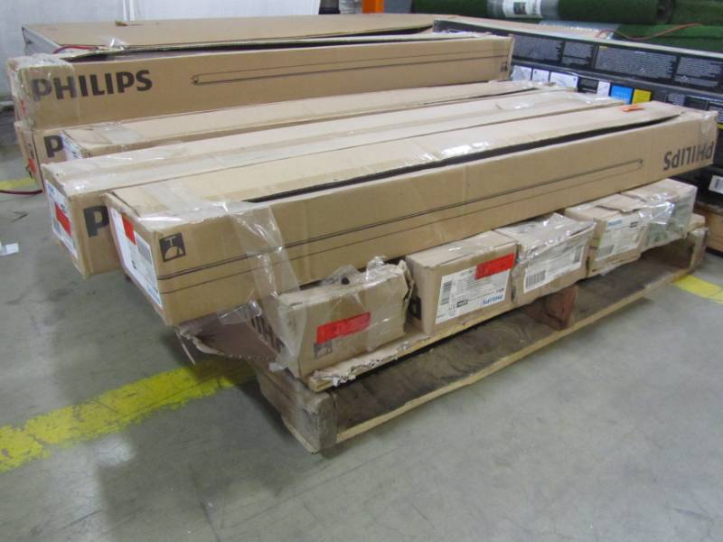 lot 128 image: PALLET OF PHILIPS FLUORESCENT TUBE LIGHT BULB