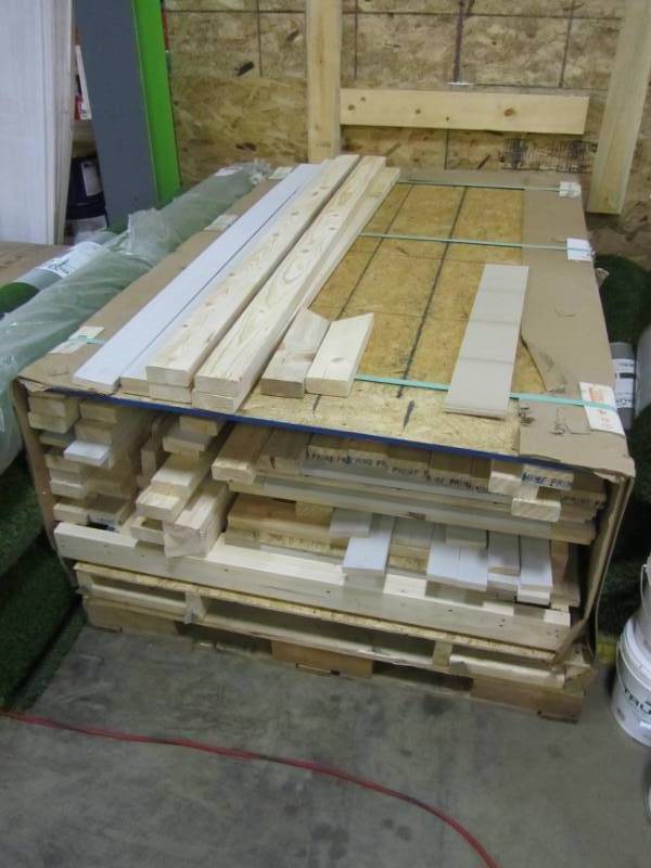 lot 150 image: PALLET OF MISCELLANEOUS LUMBER