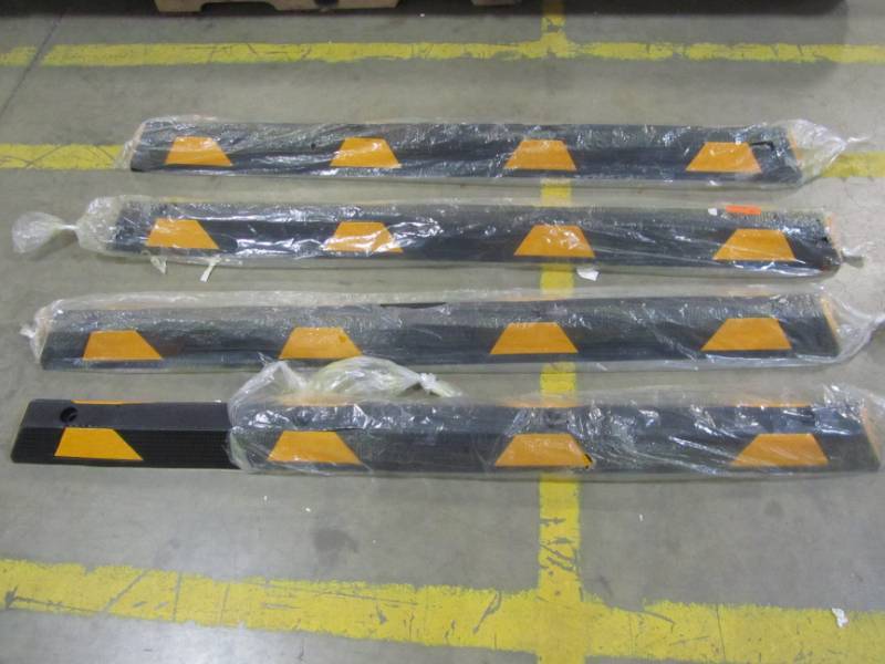 lot 151 image: HARD RUBBER PARKING BARRIERSWHEEL STOPS