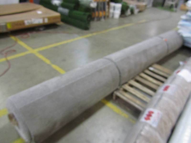 lot 162 image: LARGE ROLL OF CARPET - GRAY