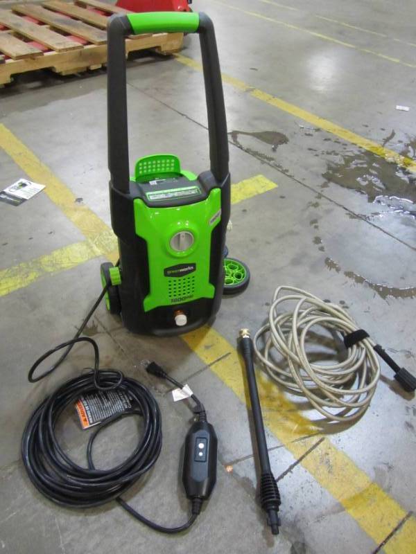 lot 73 image: GREENWORKS 1600 PSI 1.2 GPM ELECTRIC PRESSURE WASHER.